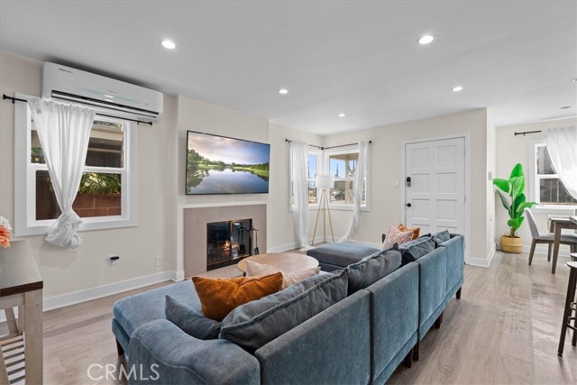 Detail Gallery Image 12 of 39 For 5829 E 2nd, Long Beach,  CA 90803 - – Beds | – Baths