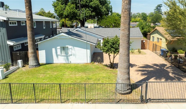 22151 Ingomar Street, Canoga Park CA: https://media.crmls.org/medias/734e5b41-dded-4297-a181-2d28f5059bea.jpg