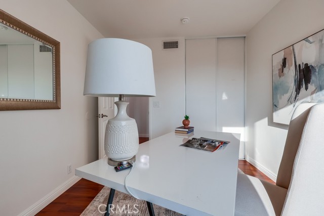 Detail Gallery Image 15 of 35 For 1140 Pacific Ave #30,  Long Beach,  CA 90813 - 2 Beds | 2 Baths
