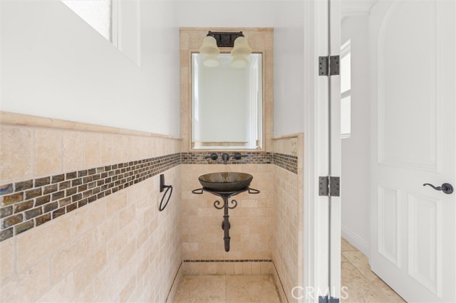 Detail Gallery Image 18 of 54 For 122 9th Street, Huntington Beach,  CA 92648 - 3 Beds | 3/2 Baths