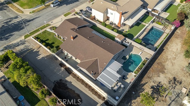 1092 Deborah Street, Upland CA: https://media.crmls.org/medias/735069f1-5f31-4711-9a69-21e25b4a4f60.jpg