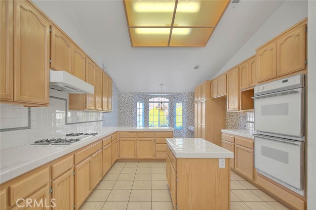 Detail Gallery Image 20 of 60 For 19149 Catalina, Apple Valley,  CA 92308 - 4 Beds | 3/1 Baths