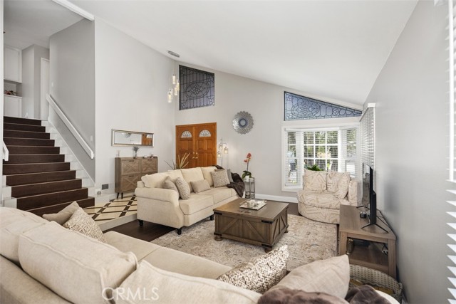 Detail Gallery Image 4 of 47 For 21532 Camino Papal, Lake Forest,  CA 92630 - 5 Beds | 3/1 Baths