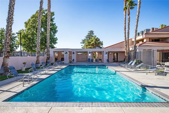 Detail Gallery Image 21 of 30 For 40701 Rancho Vista Bld #142,  Palmdale,  CA 93551 - 3 Beds | 2/1 Baths