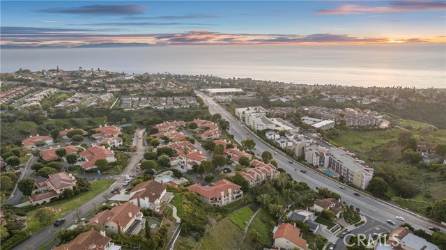 19 Coraltree Lane, Rolling Hills Estates CA: https://media.crmls.org/medias/73513f00-5cd4-4033-8fa7-16ba888d7edb.jpg