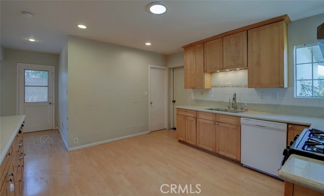 Detail Gallery Image 6 of 23 For 12911 Browning Ave, North Tustin,  CA 92705 - 5 Beds | 4 Baths