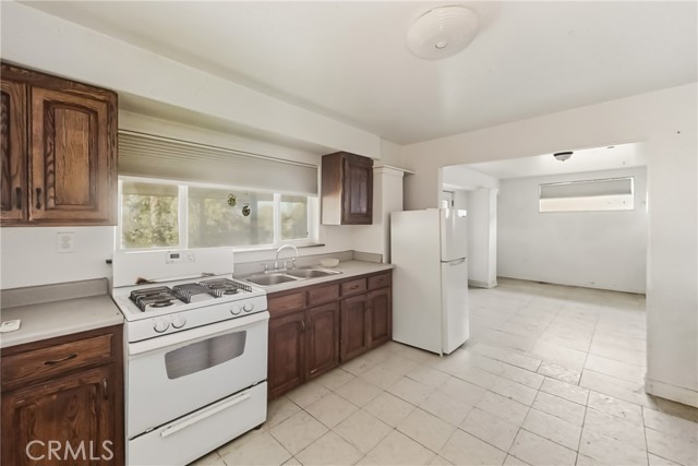 Detail Gallery Image 26 of 39 For 261 E Crescent Ave, Redlands,  CA 92373 - 5 Beds | 3/1 Baths