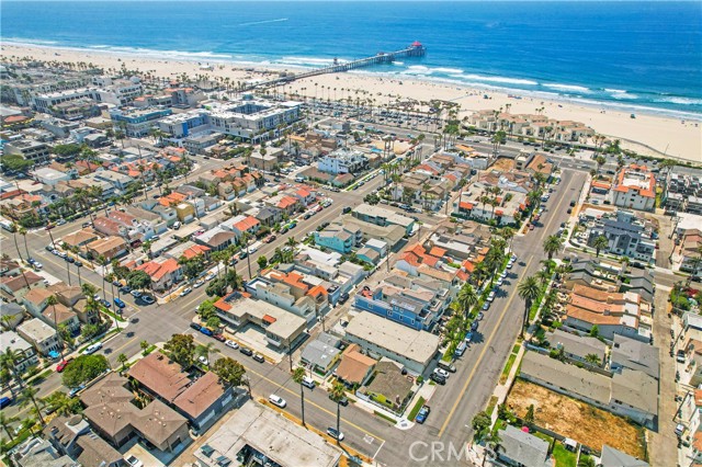 715 Olive Avenue, Huntington Beach CA: https://media.crmls.org/medias/73525db0-effa-45ee-b460-6a93fe712812.jpg