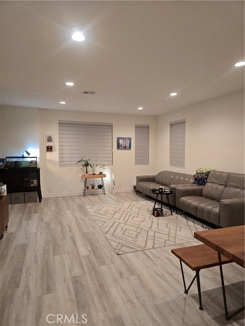 Detail Gallery Image 3 of 21 For 10901 Montauk, Stanton,  CA 90680 - 4 Beds | 3/1 Baths