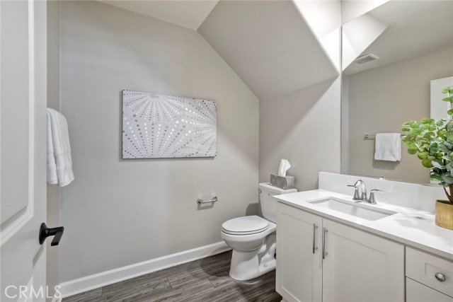 1097 Delpy View, Vista CA: https://media.crmls.org/medias/7353b828-7589-44a2-8eba-75662f07c8cd.jpg