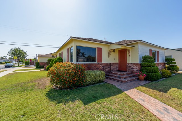 3780 Snowden Ave, Long Beach, CA 90808