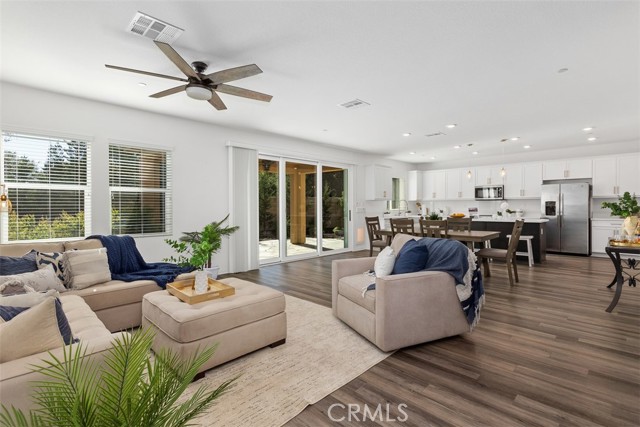 2569 Pasture Glen, Escondido CA: https://media.crmls.org/medias/7355439e-01e2-4e4c-a6ff-bb66ea52301e.jpg