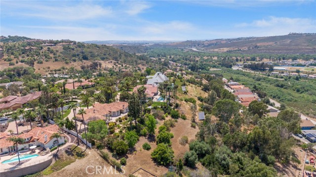 31396 Lake Vista Circle, Bonsall CA: https://media.crmls.org/medias/73562154-1350-442e-b5f6-15829d92ffdd.jpg