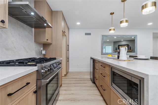 13762 Palace Way, Tustin CA: https://media.crmls.org/medias/7356d78d-7648-417f-9040-881c59abe1ac.jpg
