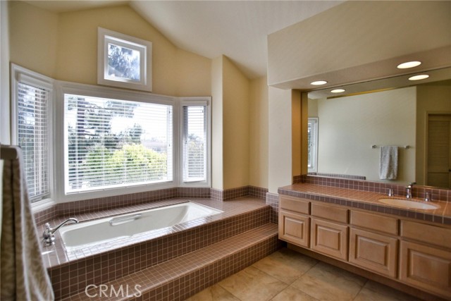 Detail Gallery Image 31 of 42 For 21192 Spurney Ln, Huntington Beach,  CA 92646 - 4 Beds | 4/1 Baths