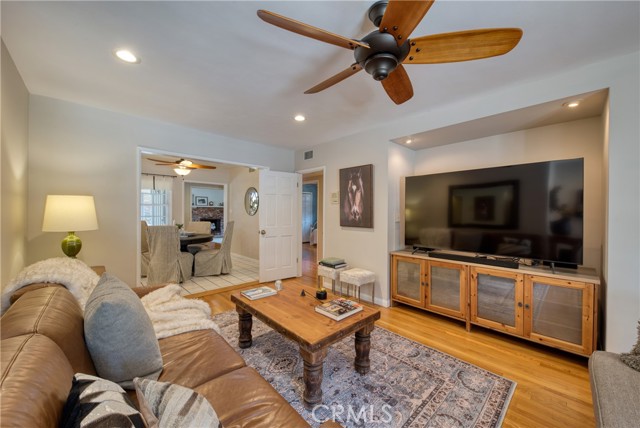 430 N Canyon Boulevard, Monrovia CA: https://media.crmls.org/medias/7357706f-da6d-4f27-a1d0-1603792b49c5.jpg
