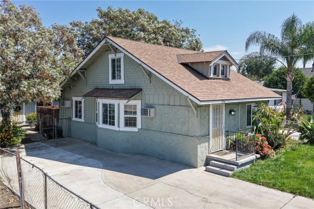 Detail Gallery Image 2 of 68 For 3751 Mckenzie Street, Riverside,  CA 92503 - 5 Beds | 2 Baths