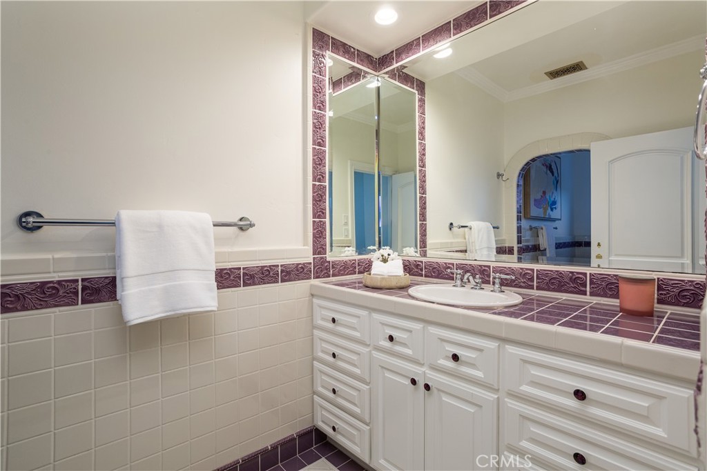 73580545 8cf5 4985 Afed 740c3cbda4fa