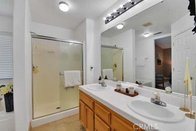 1882 Hunji Drive, Yuba City CA: https://media.crmls.org/medias/73581ea9-5bf2-49da-9ba7-35e405c84c51.jpg