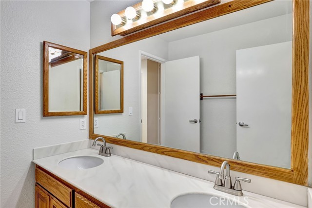 10938 Remmet Avenue, Chatsworth CA: https://media.crmls.org/medias/73582484-e644-4422-9d9d-1818e06357aa.jpg
