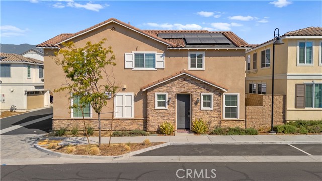 Detail Gallery Image 1 of 29 For 15234 Ridge Ln, Fontana,  CA 92336 - 3 Beds | 2/1 Baths