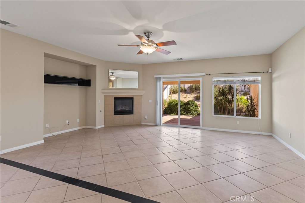 MLS #OC25235151 image #4