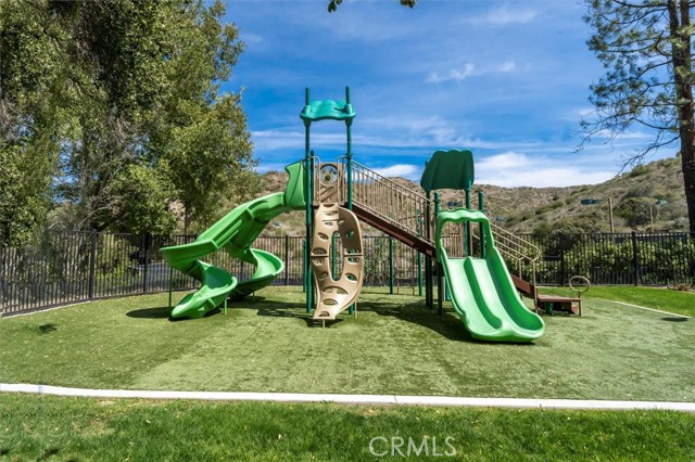 Detail Gallery Image 47 of 59 For 23456 Thornewood Dr, Newhall,  CA 91321 - 6 Beds | 4 Baths