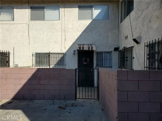 Detail Gallery Image 5 of 6 For 2020 W 23 #17,  Long Beach,  CA 90810 - 4 Beds | 2 Baths