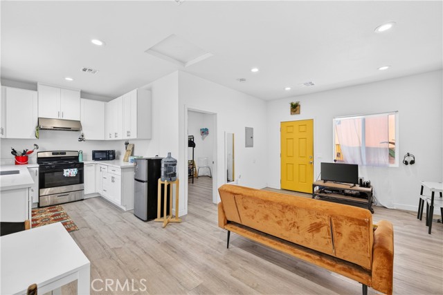 Detail Gallery Image 28 of 47 For 614 N Shelton, Santa Ana,  CA 92703 - 5 Beds | 2 Baths