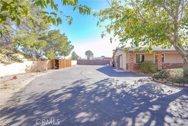 14415 Erie, Apple Valley CA: https://media.crmls.org/medias/735a6390-f0df-4e9e-9771-116e1e1cefbd.jpg
