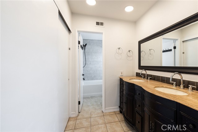 Detail Gallery Image 17 of 25 For 22421 Sherman Way #1,  West Hills,  CA 91307 - 2 Beds | 2 Baths