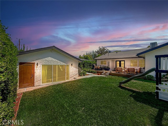 Detail Gallery Image 41 of 54 For 22245 Welby Way, Woodland Hills,  CA 91303 - 4 Beds | 3 Baths