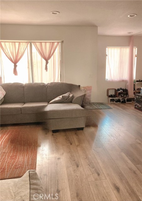 425 E Graves Avenue, Monterey Park CA: https://media.crmls.org/medias/735bca6a-febf-4516-ba37-b20f55662efd.jpg