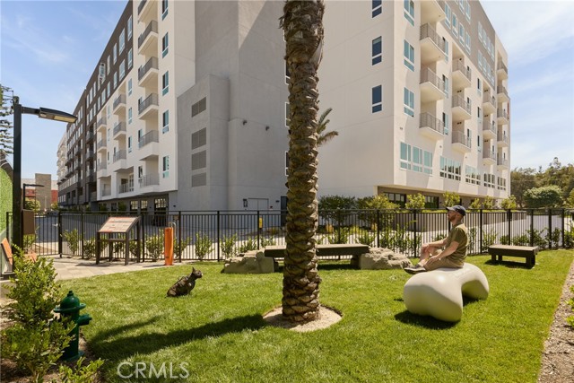 Detail Gallery Image 20 of 59 For 21010 Erwin St #855,  Woodland Hills,  CA 91367 - 1 Beds | 1 Baths