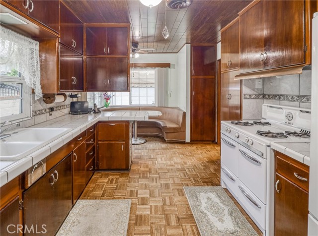 540 Hacienda Drive, Monrovia CA: https://media.crmls.org/medias/735d3ad8-1a08-4e6b-98b2-943256ee9c60.jpg
