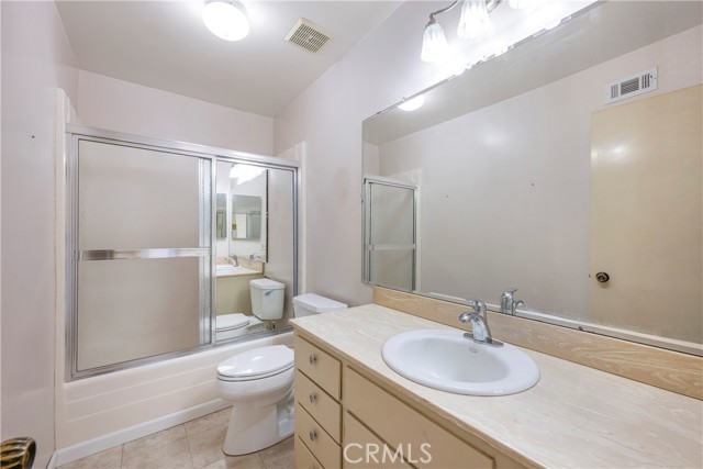 5347 E Bergh Drive, Anaheim Hills CA: https://media.crmls.org/medias/735de4d3-a4b3-41f8-b4ac-3c6e60be518c.jpg