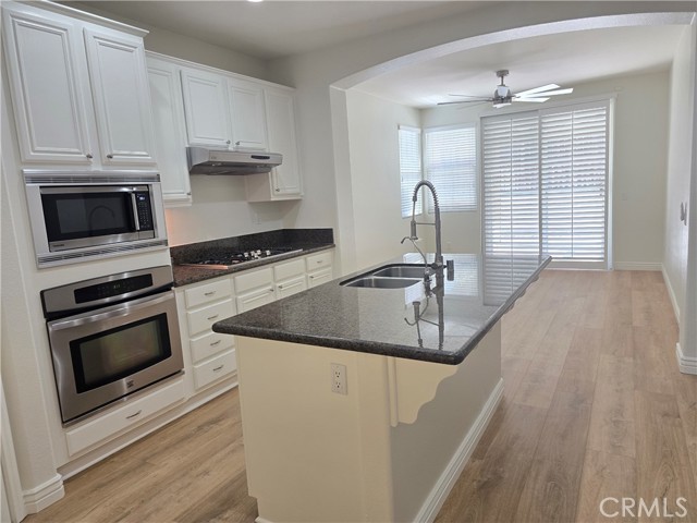 31532 Royal Oaks Drive, Temecula CA: https://media.crmls.org/medias/735e8481-9cb2-4c5c-9abf-0666bfa147b5.jpg