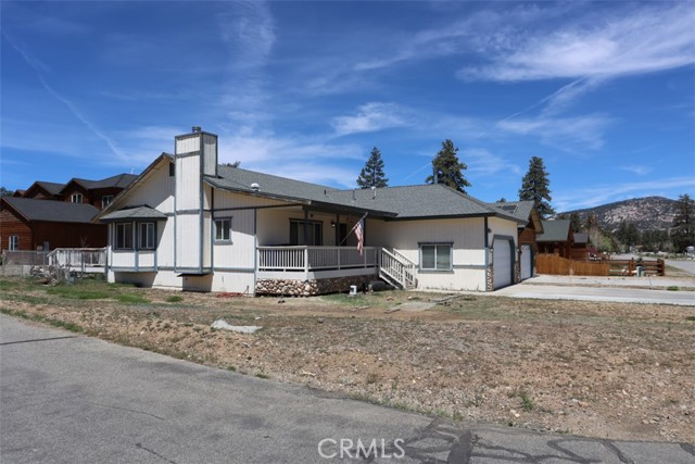 Detail Gallery Image 3 of 4 For 1652 E Big Bear Bld, Big Bear City,  CA 92314 - 3 Beds | 2 Baths