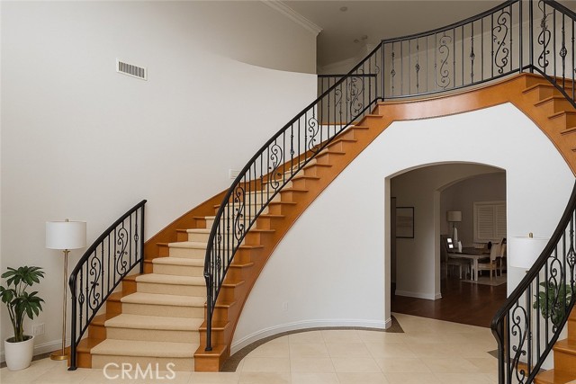 Detail Gallery Image 3 of 4 For 1621 Bryan Ave, Tustin,  CA 92780 - 6 Beds | 5/1 Baths