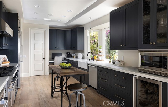 Detail Gallery Image 12 of 68 For 420 De Sola Ter, Corona Del Mar,  CA 92625 - 4 Beds | 2/2 Baths