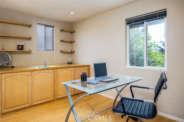 301 N Hudson Avenue, Pasadena CA: https://media.crmls.org/medias/735ff925-3f19-4b16-94f1-ad3bca08583b.jpg
