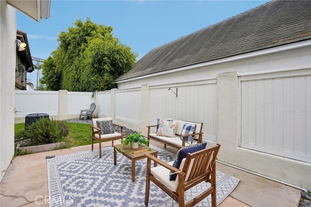 2116 Ernest Avenue, Redondo Beach, California 90278, 4 Bedrooms Bedrooms, ,2 BathroomsBathrooms,Residential,For Sale,Ernest,SB26048430