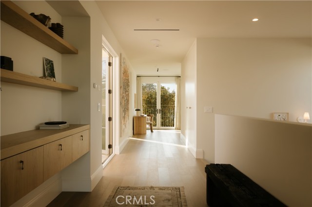 Detail Gallery Image 22 of 50 For 4748 Noble Ave, Sherman Oaks,  CA 91403 - 5 Beds | 5/1 Baths