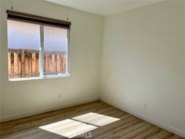 Detail Gallery Image 9 of 26 For 12237 Luna Rd, Victorville,  CA 92392 - 3 Beds | 2 Baths