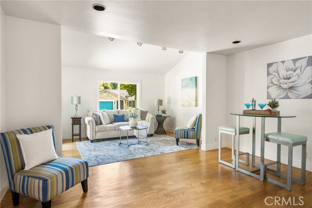 26811 Via Matador, Mission Viejo CA: https://media.crmls.org/medias/736214ab-7b7a-4383-8d73-b82ef7a67037.jpg
