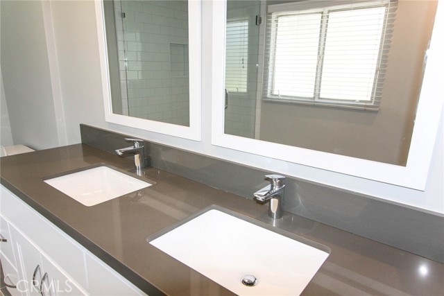 Detail Gallery Image 17 of 26 For 19756 Collier, Woodland Hills,  CA 91364 - 4 Beds | 2/1 Baths