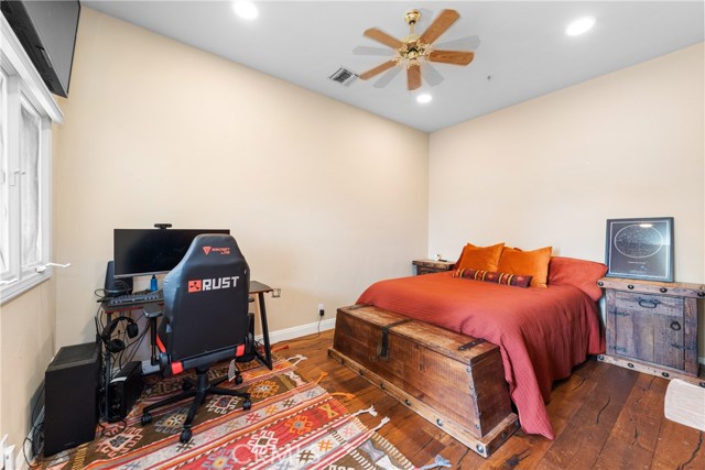 30505 Sloan Canyon Road, Castaic CA: https://media.crmls.org/medias/73629359-474d-43e7-86aa-398f1c9a495a.jpg