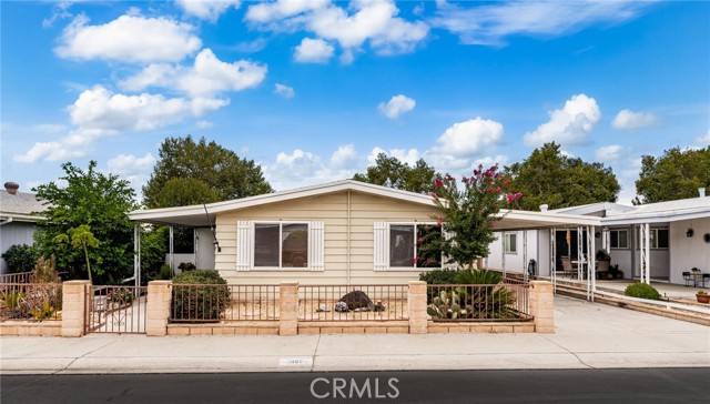 Detail Gallery Image 2 of 31 For 1405 Medallion St, Redlands,  CA 92374 - 3 Beds | 2 Baths