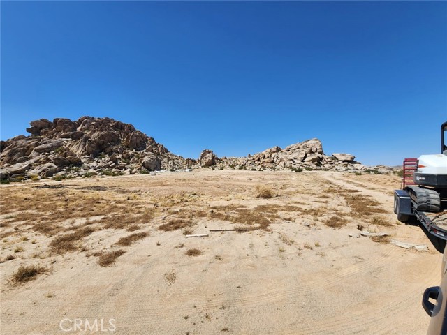 Detail Gallery Image 3 of 4 For 0 East End Rd, Lucerne Valley,  CA 92356 - – Beds | – Baths