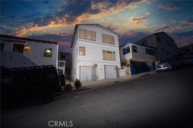 221 33rd Street, Manhattan Beach, California 90266, 3 Bedrooms Bedrooms, ,2 BathroomsBathrooms,Residential,Sold,33rd,NP21258869